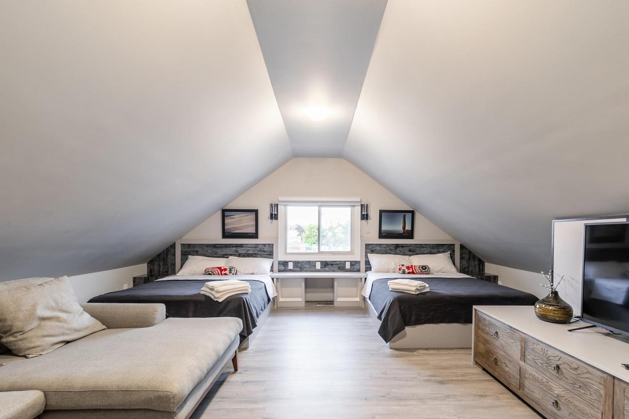 Beautiful Renovated Home 3 Mins Drive To Fall 尼亚加拉瀑布城 外观 照片
